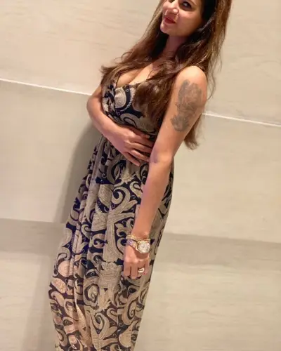 Udhna Escort